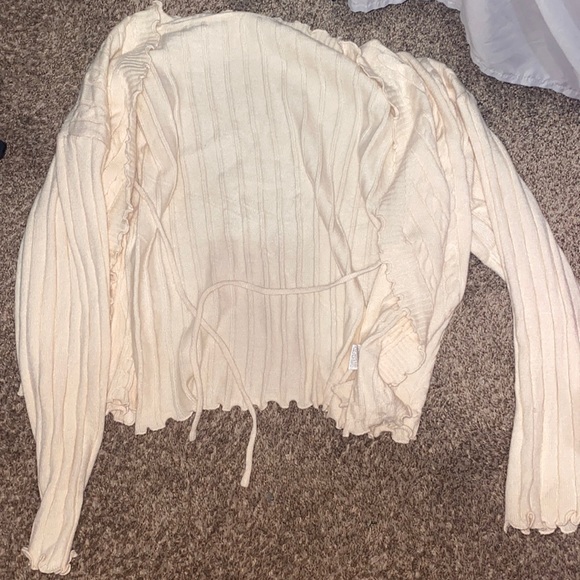 New cream sweater - Picture 1 of 1